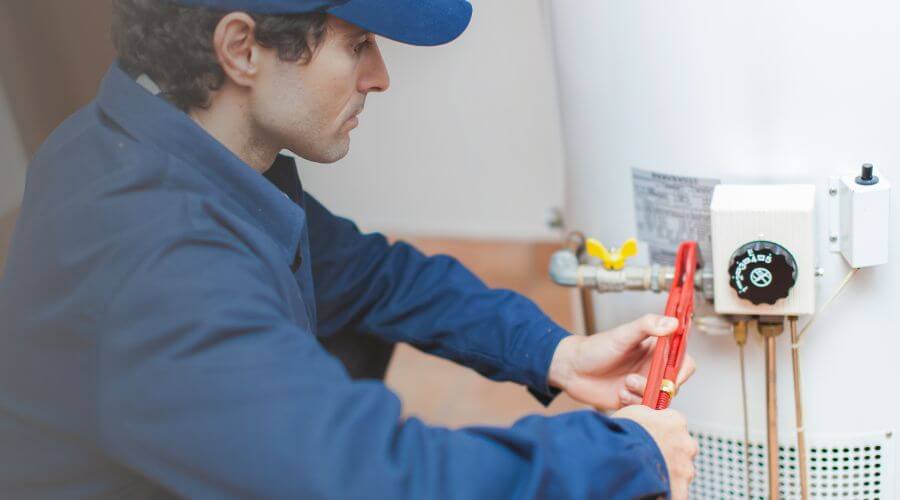 Local water heater installation in Coal Valley, IL